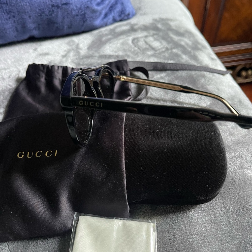Gucci Black and Gold Round Sunglasses - Picture 2 of 5